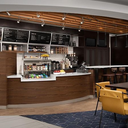Courtyard By Marriott Syracuse Downtown At Armory Square Hotel Exterior foto