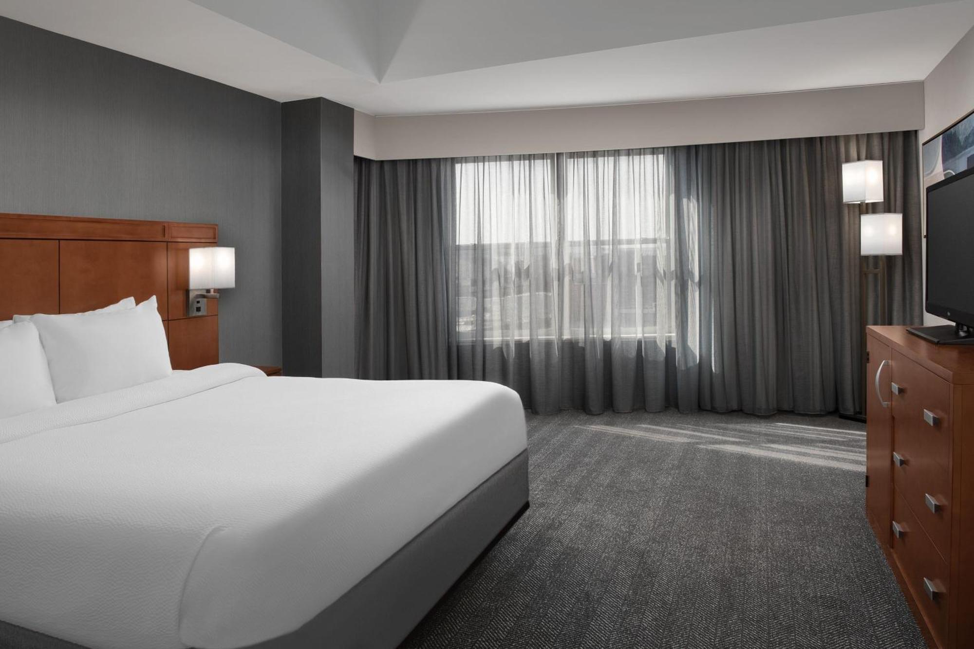 Courtyard By Marriott Syracuse Downtown At Armory Square Hotel Exterior foto
