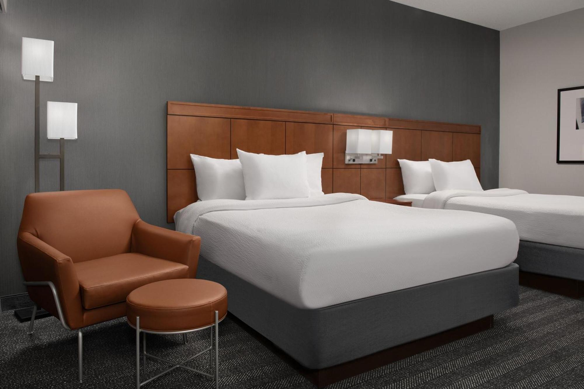 Courtyard By Marriott Syracuse Downtown At Armory Square Hotel Exterior foto